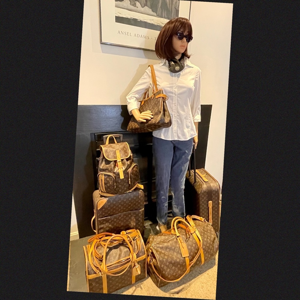 🎉HP🎉Louis Vuitton Travel Set - Picture 2 of 7